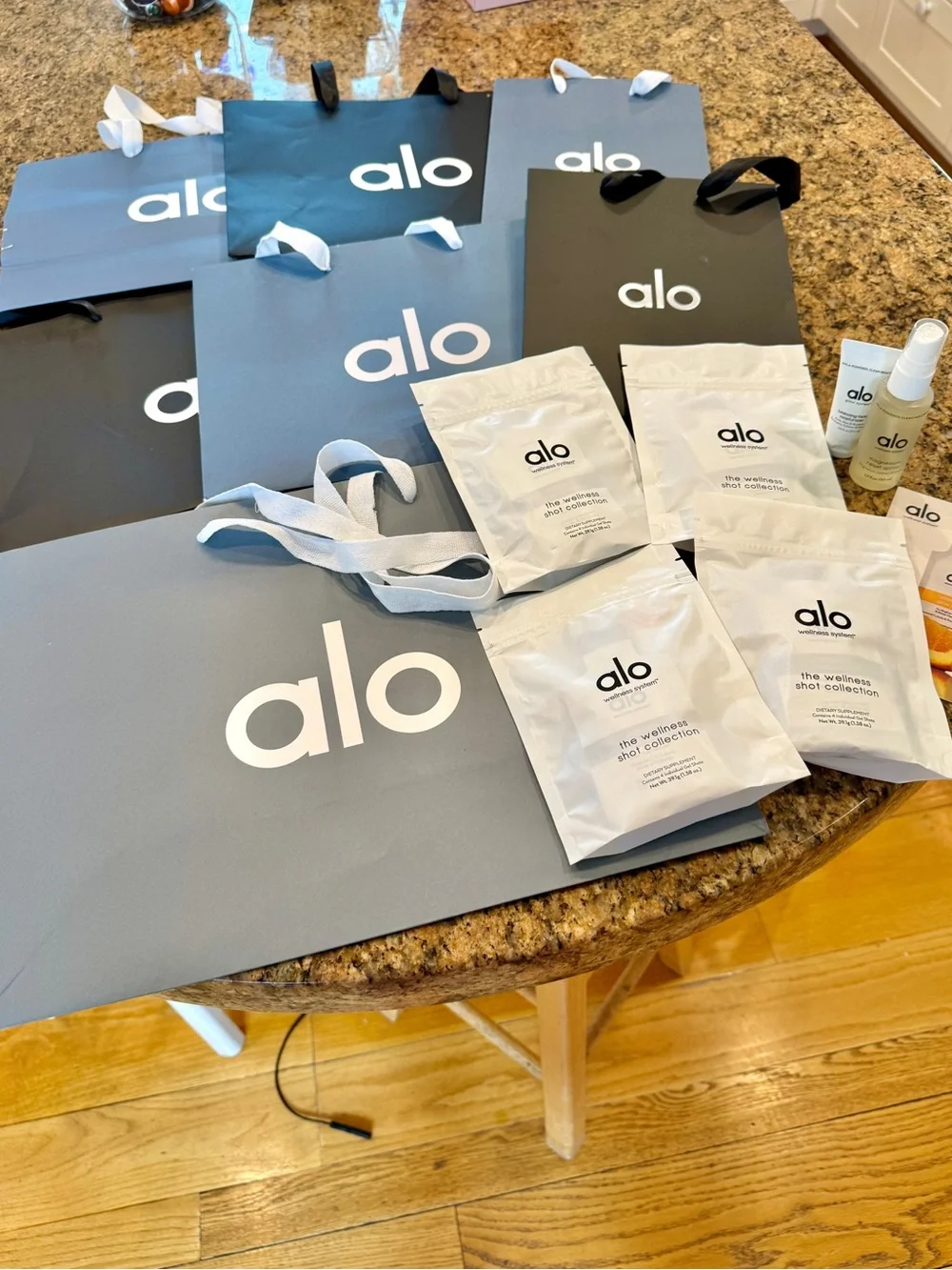 NWT Alo Yoga BUNDLE of Travel Wellness and (6) Paper Gift Bags , Cleanser